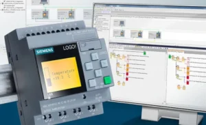 Controlador Siemens LOGO! con pantalla de temperatura y software de programación en PLC para automatización industrial.